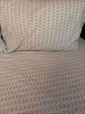 Serena & Lily Light Gray Half Moon-Print Twin Fitted Sheet and 2 Pillow Cases